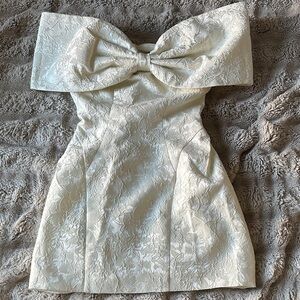 Chic Ivory Mini Dress with Oversized Bow